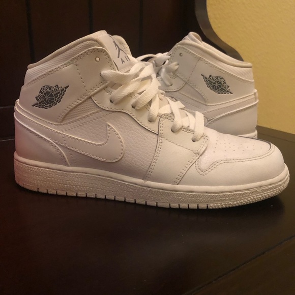 all white nike high tops